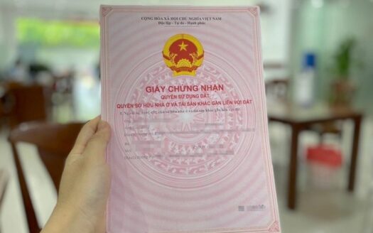 Sổ hồng và sổ đỏ: Sổ nào giá trị hơn trong giao dịch nhà đất?