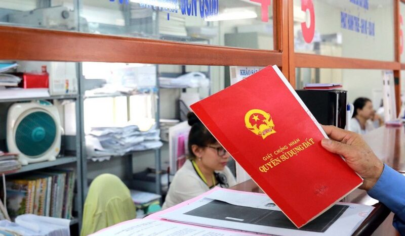 Sang tên sổ đỏ mất bao lâu? Thời gian và kinh nghiệm thực tế 