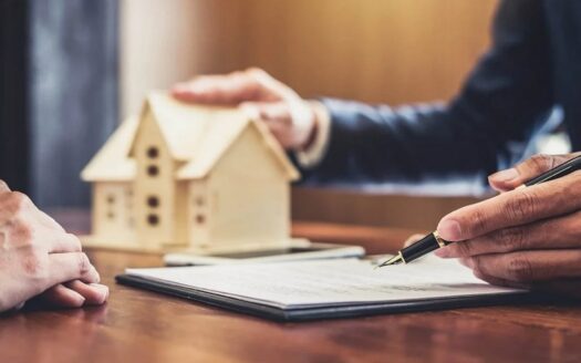 Phát mãi tài sản là gì? Khái niệm, quy trình chi tiết
